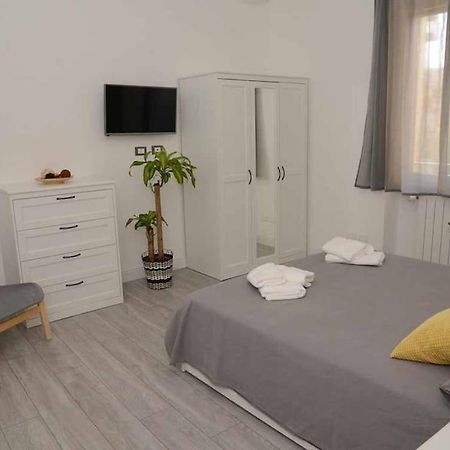 Casa E Appartamenti Per Vacanze Jenner Рим Екстериор снимка